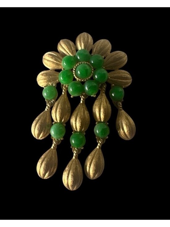 Trifari Jewelry - Crown Trifari Brushed Gold Tone Dangle Pin Pendant Green Cabochons Signed